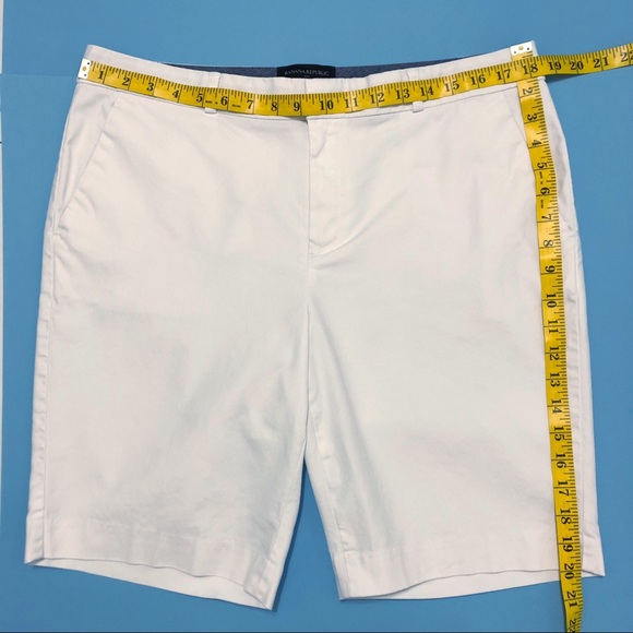 BANANA REPUBLIC | White Bermuda Shorts | Size 12 - Picture 12 of 15